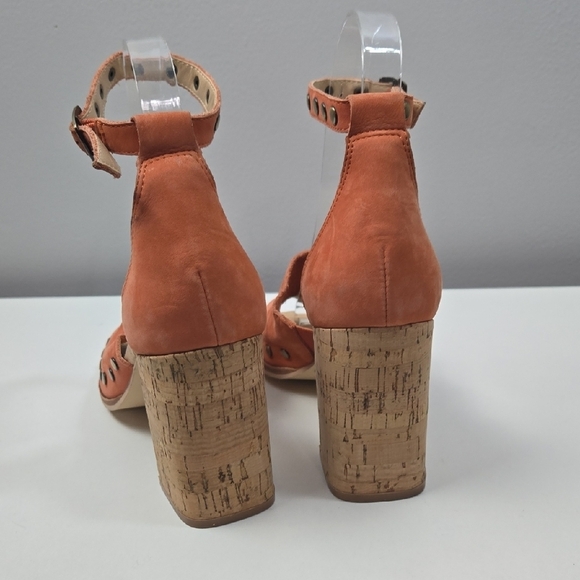 Chinese Laundry Orange and Tan Heels with Chunky Block Heel - Picture 7 of 9
